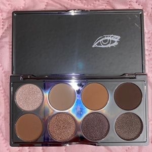 Nuetral eyeshadow palette
